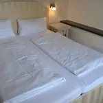 מלון Am Nordkreuz 3*
