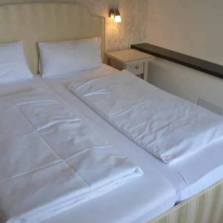 Hotel Am Nordkreuz 3*